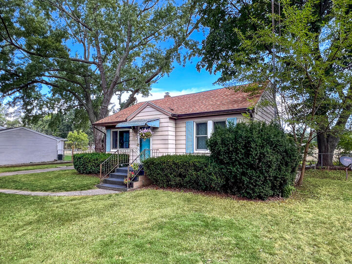 Property Photo:  471 Dale Avenue  MI 49022 