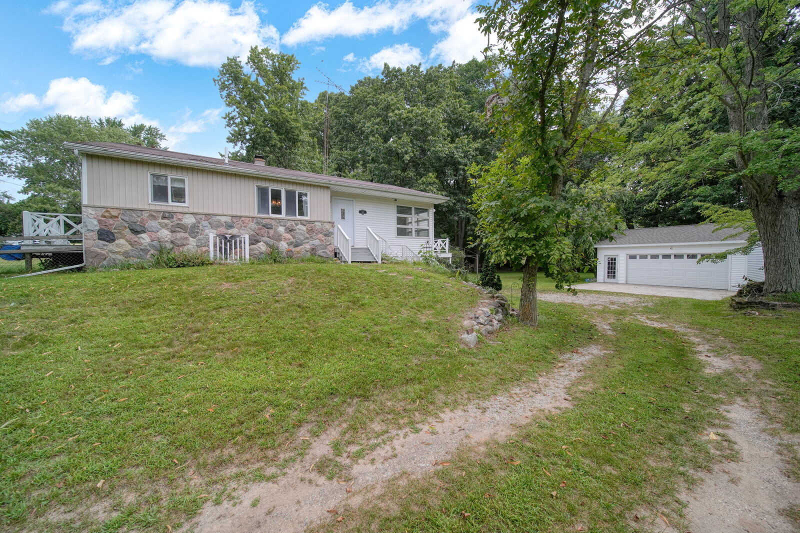 Property Photo:  615 Brown Street  MI 49240 