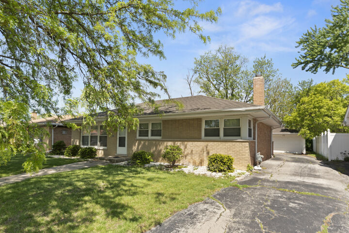 Property Photo: 16657 Dobson Avenue IL 60473