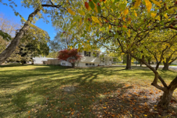Property Photo:  3 Scarsdale Road  IL 60538