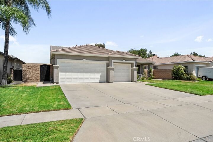 Property Photo:  11611 Laurel Avenue  CA 92354