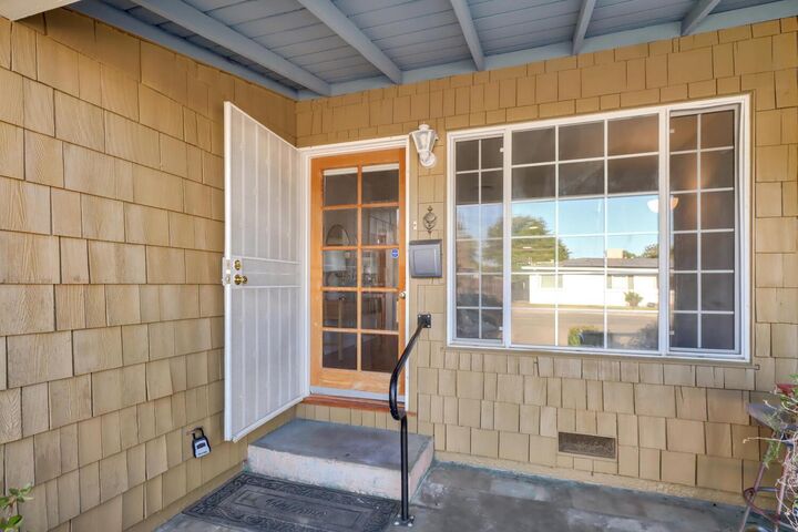 Property Photo: 1811 Huston Street CA 95901