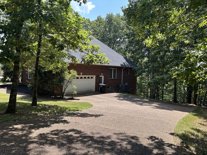 Property Photo:  324 Pebblebrook Dr  TN 37015 