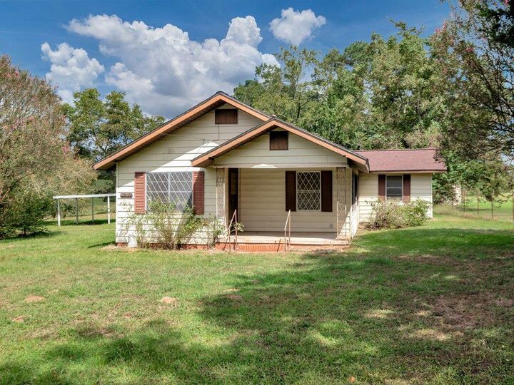Property Photo:  4809 E Main Street  TX 75961 