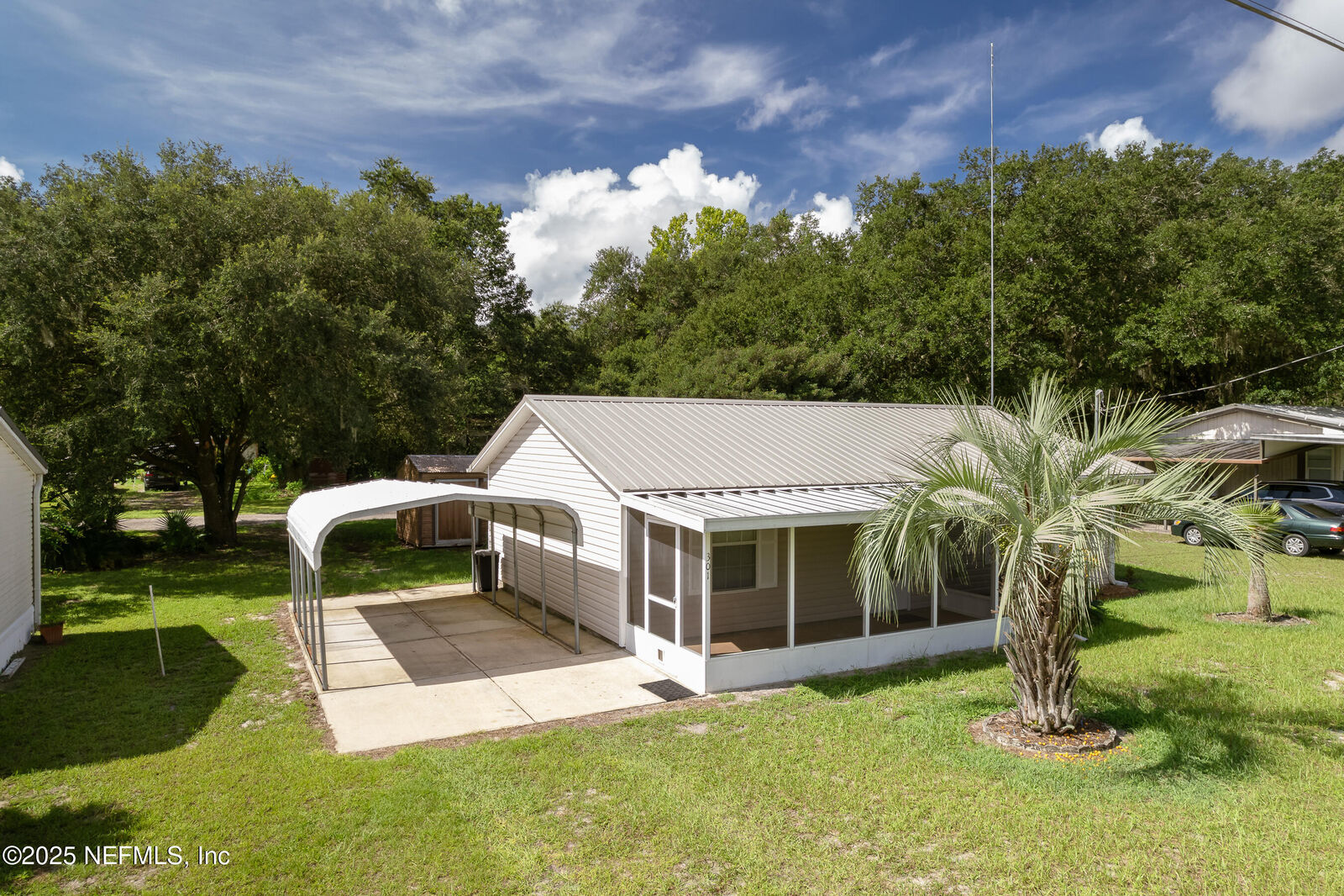 Property Photo: 301 Hamilton Road FL 32189