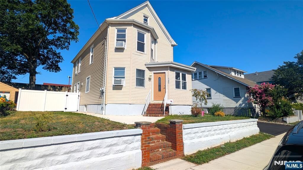 Property Photo:  145 Hayward Place 2  NJ 07057 