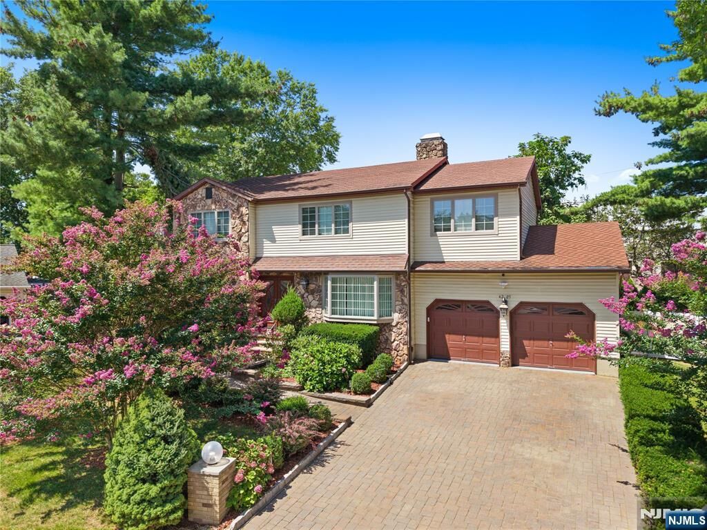 Property Photo:  42-05 Debruin Drive  NJ 07410 
