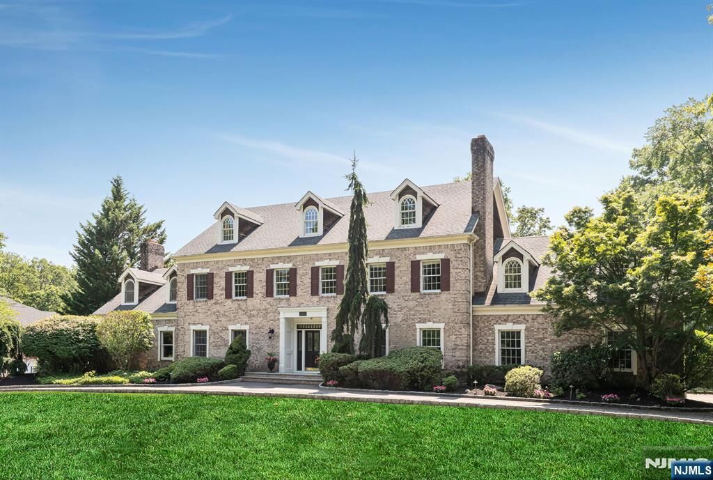 Property Photo:  18 Autumn Court  NJ 07458 