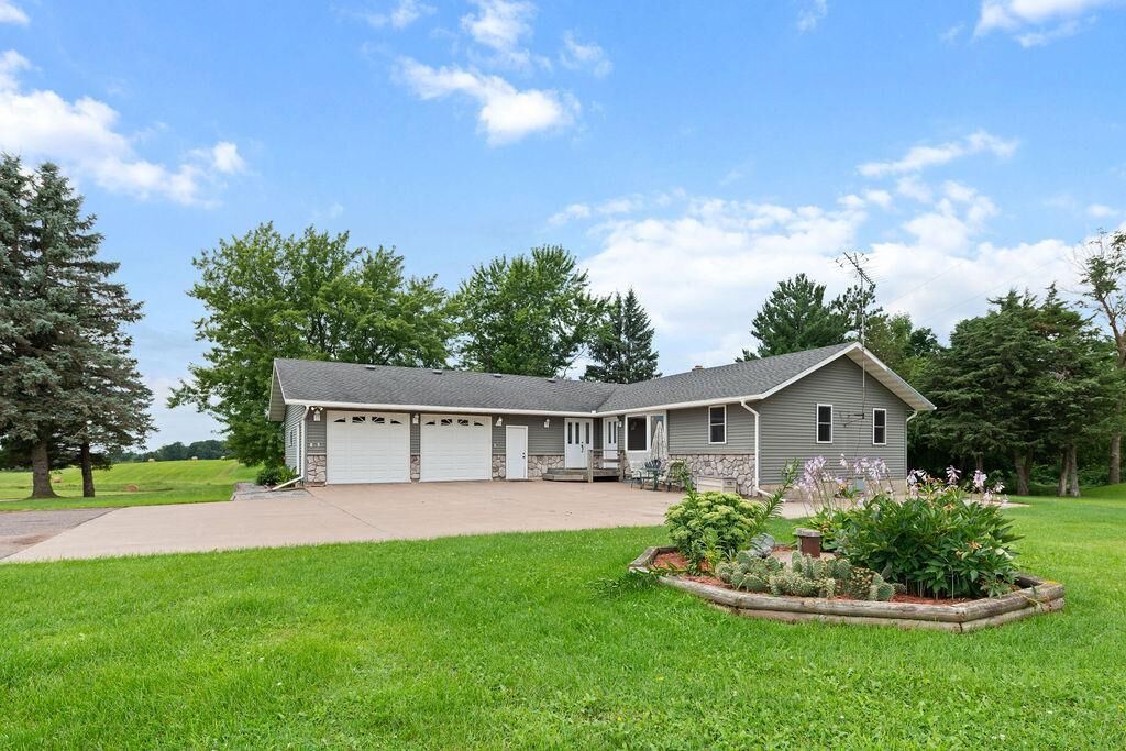 Property Photo:  8462 355th Avenue  MN 56364 