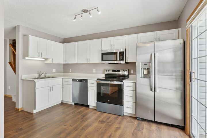 Property Photo:  8990 Scarlet Globe Drive  MN 55347 