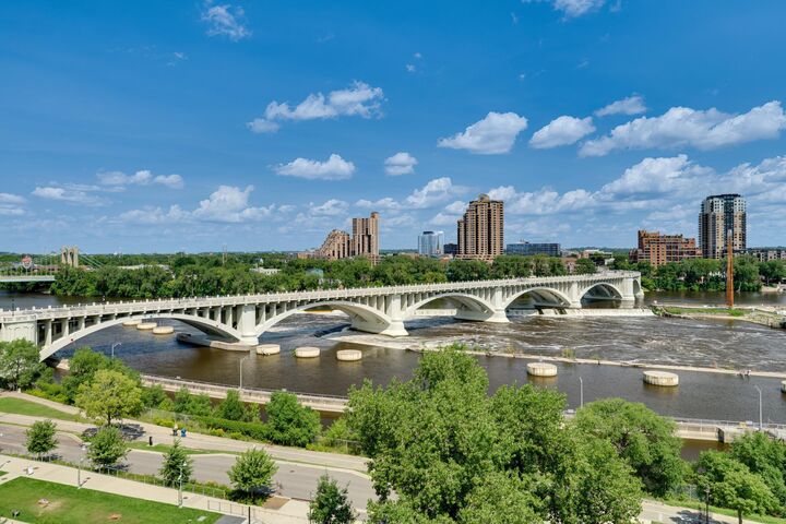 Property Photo:  401 S 1st Street 811  MN 55401 