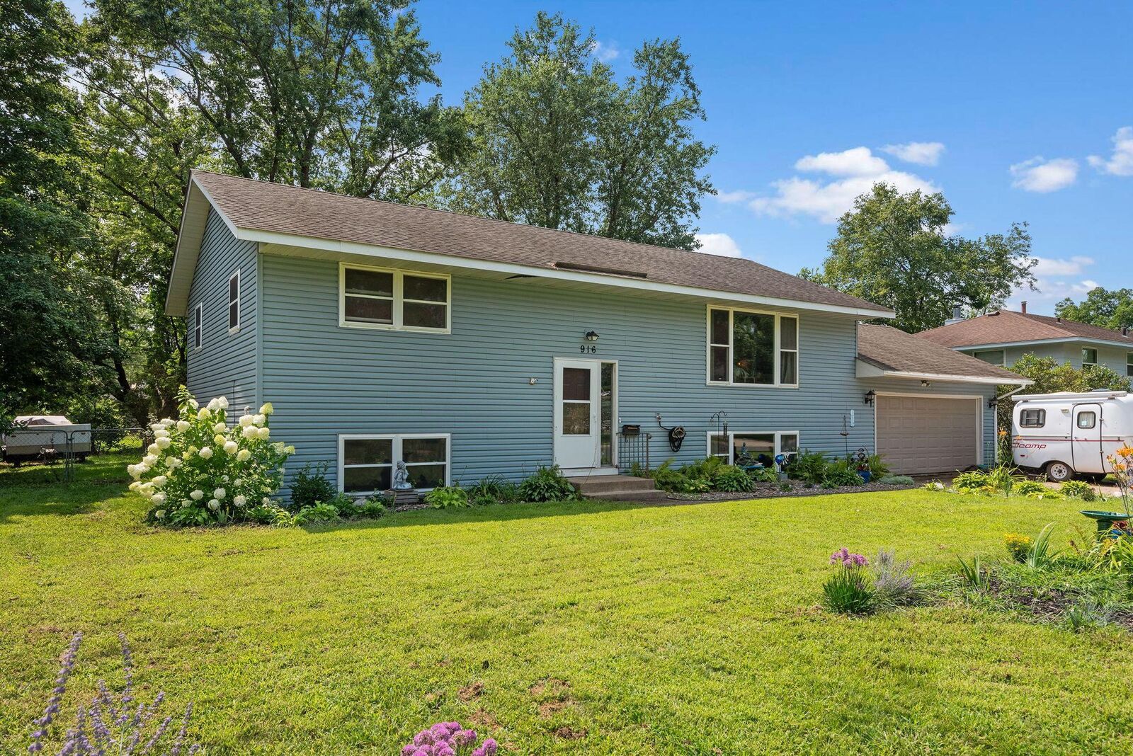 Property Photo: 916 Adams Street MN 55303