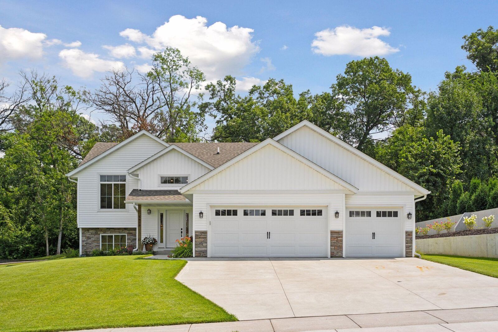 Property Photo:  9953 13th Avenue  MN 55308 
