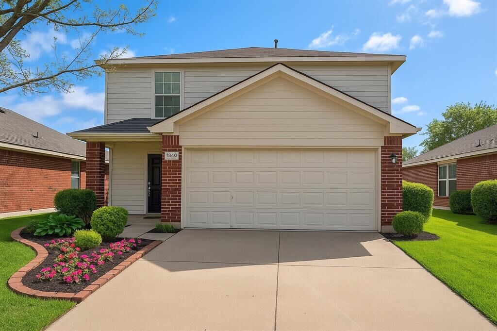 Property Photo: 11840 Porcupine Drive TX 76244