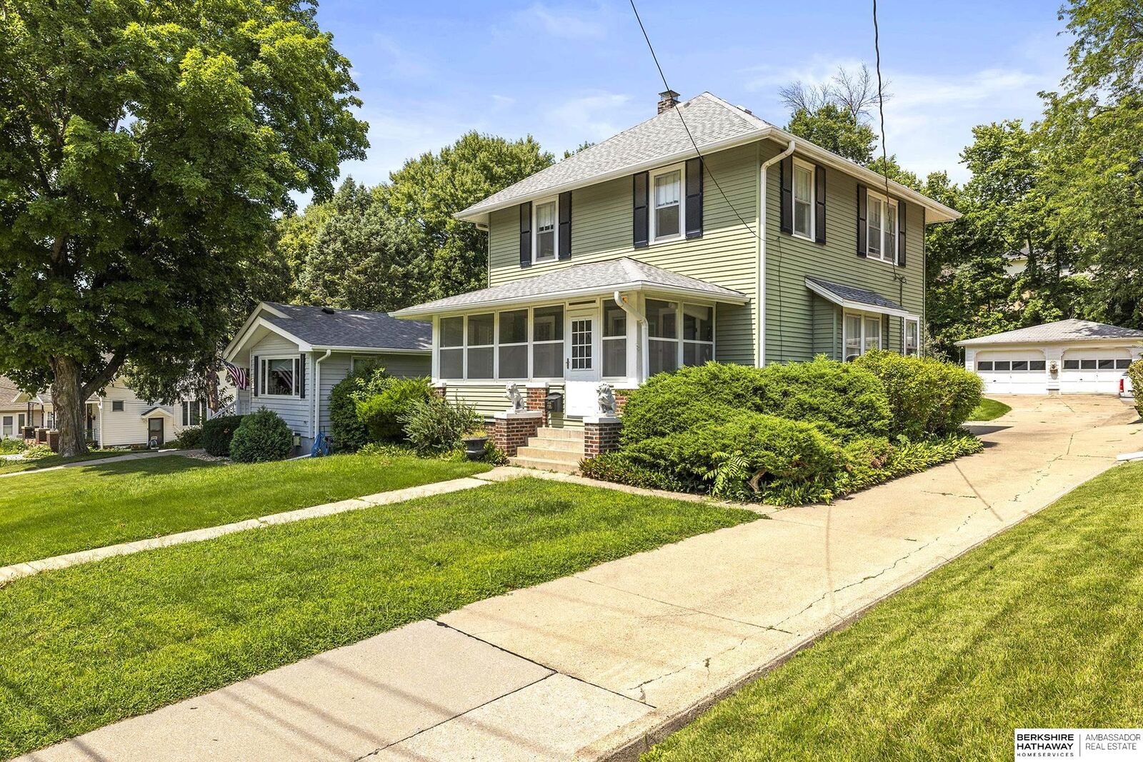 Property Photo:  222 Locust Lodge Avenue  IA 51503 