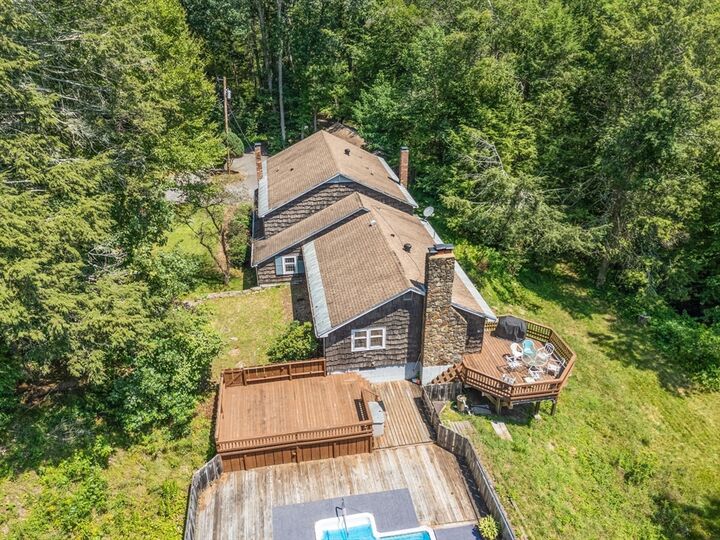 Property Photo:  44 Mashapaug Rd  MA 01521 
