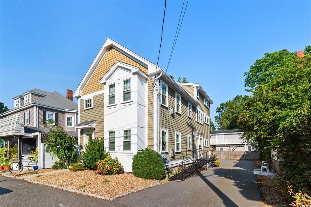 Property Photo:  23 Locust St 2  MA 01923 