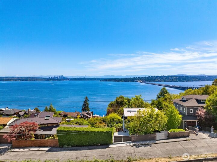 Property Photo: 1117 Lake Washington Boulevard S WA 98144