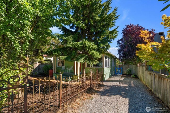 Property Photo: 335 N 103rd Street WA 98133