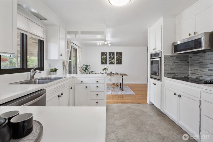 Property Photo:  1719 S 243rd Street  WA 98198 