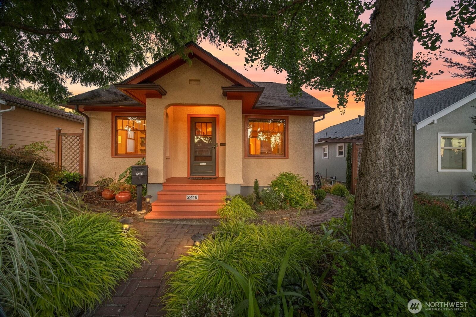 Property Photo:  2418  Ellis Street  WA 98225 