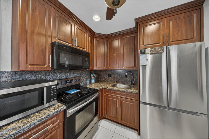 Property Photo:  944 Normandy Trail T  FL 33483 