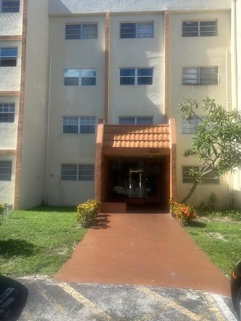 Property Photo:  2251 NW 41st Avenue 308  FL 33313 