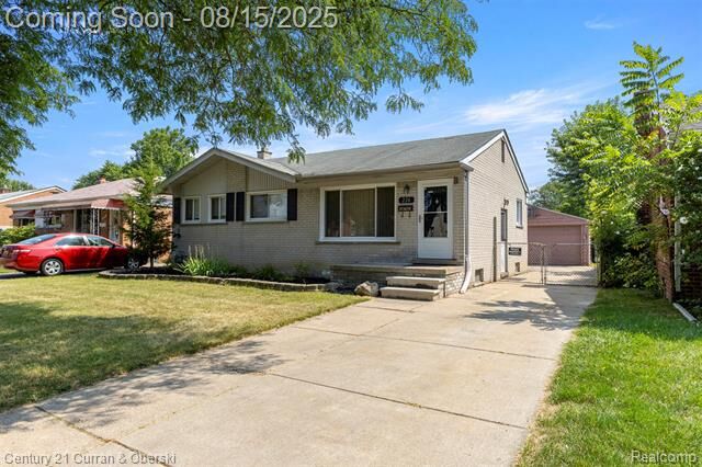 Property Photo: 226 Belton Street MI 48135
