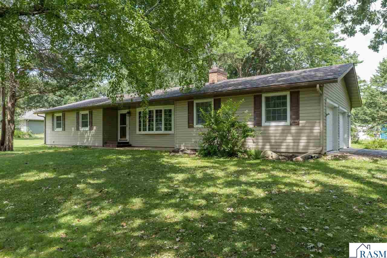 Property Photo: 1614 Lesueur Avenue MN 56001