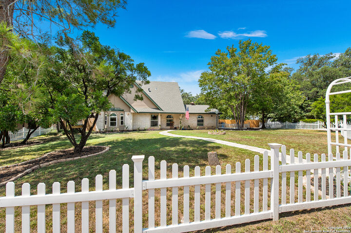 Property Photo:  6722 Lazyridge Dr  TX 78229 