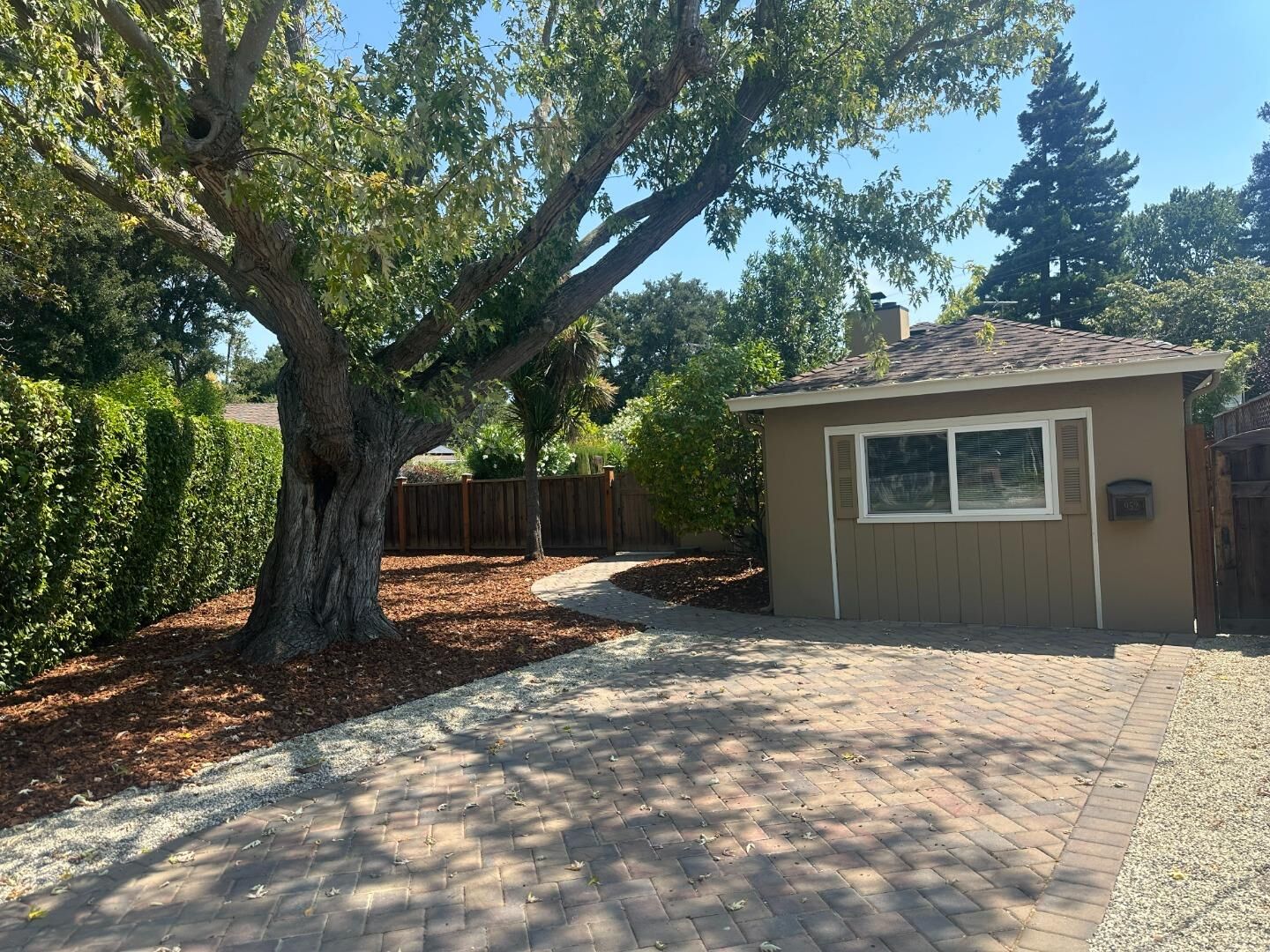 Property Photo:  952 Timothy Lane  CA 94025 