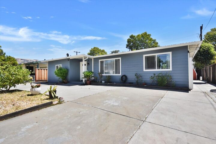 Property Photo: 14202 Lucian Avenue CA 95127
