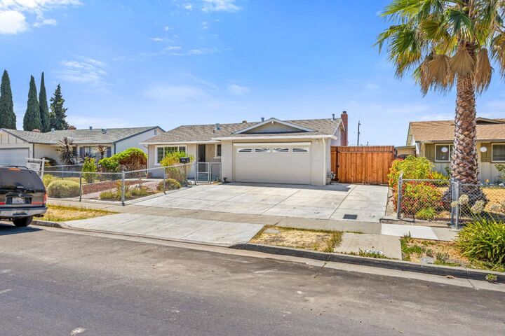 Property Photo:  1679 Farringdon Drive  CA 95127 