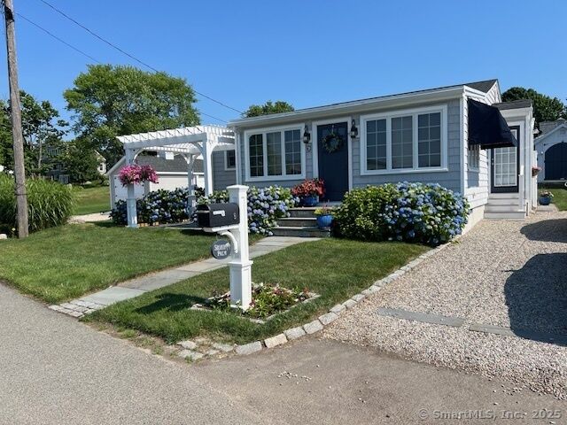Property Photo:  6 Kelsey Road  CT 06413 