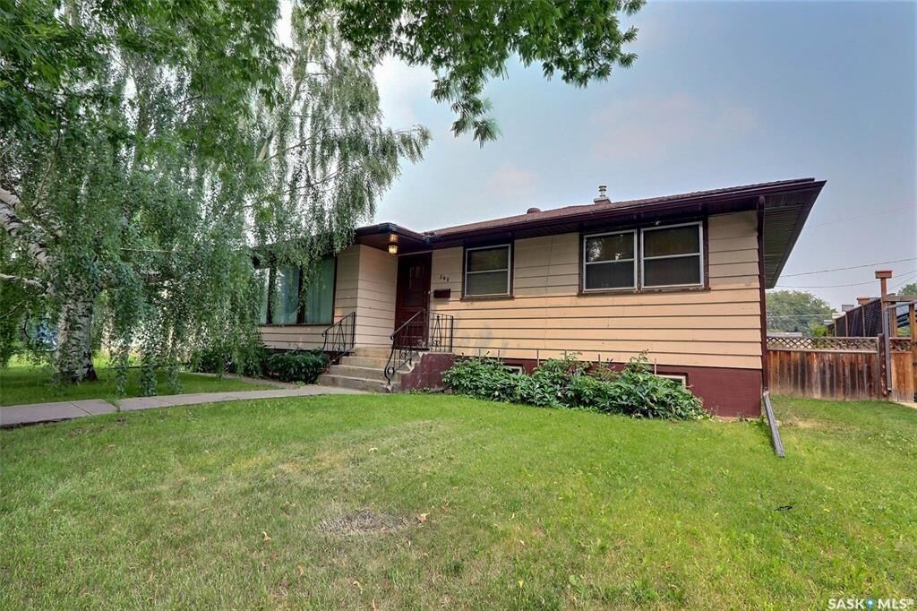 Property Photo:  348 22nd Street W  SK S6V 4K4 