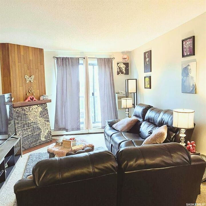 Property Photo: 802 Kingsmere Boulevard 407D SK S7J 4B7