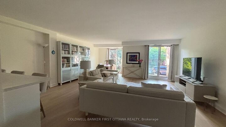 Property Photo:  142 Waverley Street 1A  ON K2P 0V4 