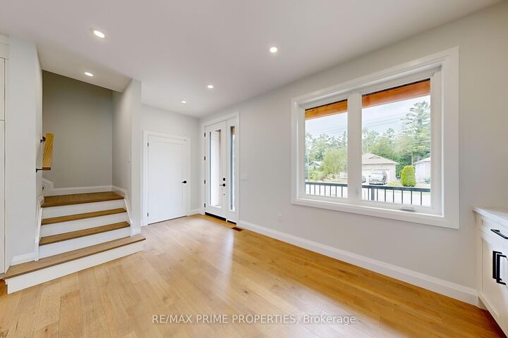 Property Photo:  118 Valerie Crescent  ON L9Z 2P8 