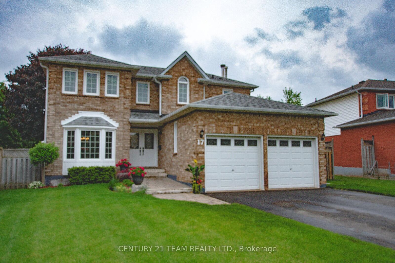 Photo de la propriété:  17 Ruddell Crescent  ON L7G 5N4 