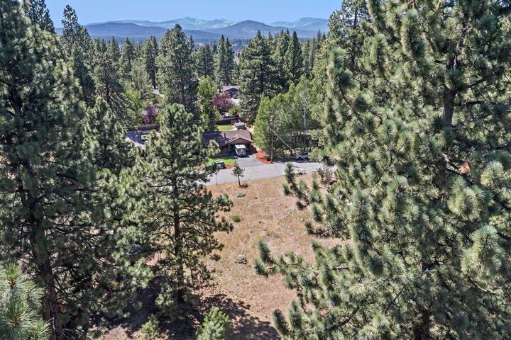 Property Photo:  10583 Laburnham Circle  CA 96161 