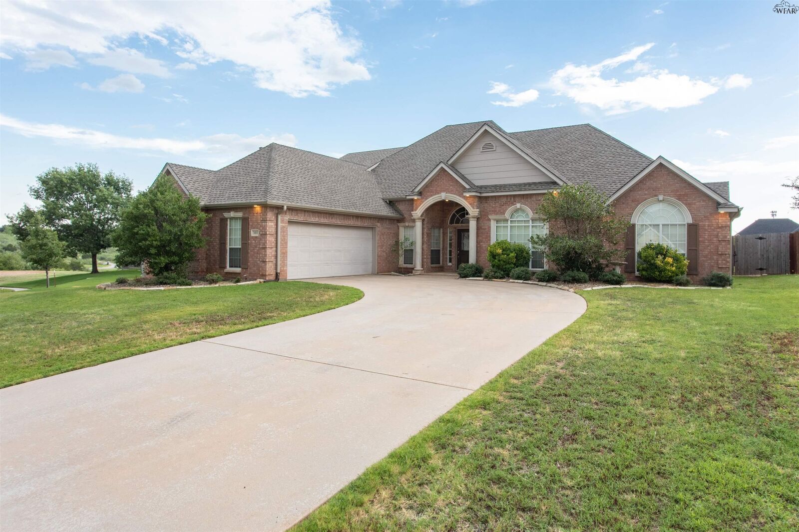 Property Photo: 3 Desert Willow Court TX 76309