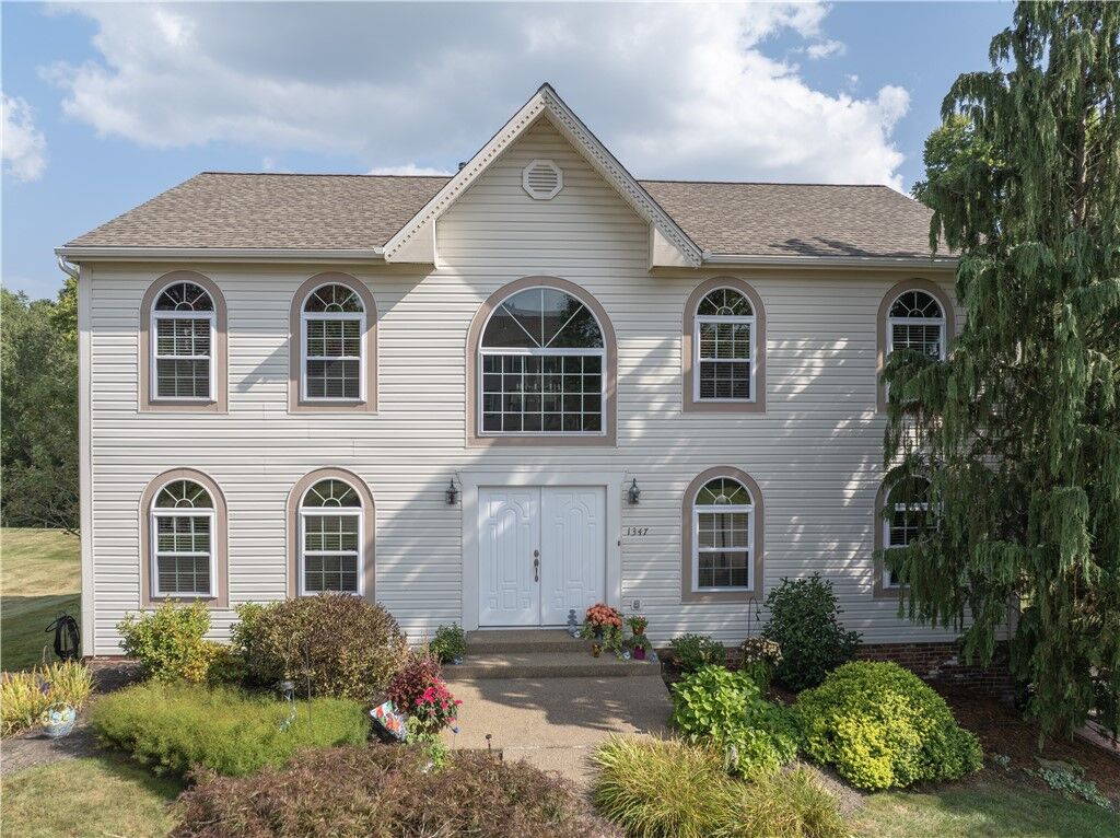 Property Photo: 1347 Morgan Cir PA 15317