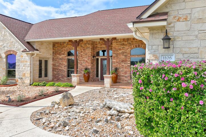 Property Photo:  1106 Squaw Valley  TX 78641 