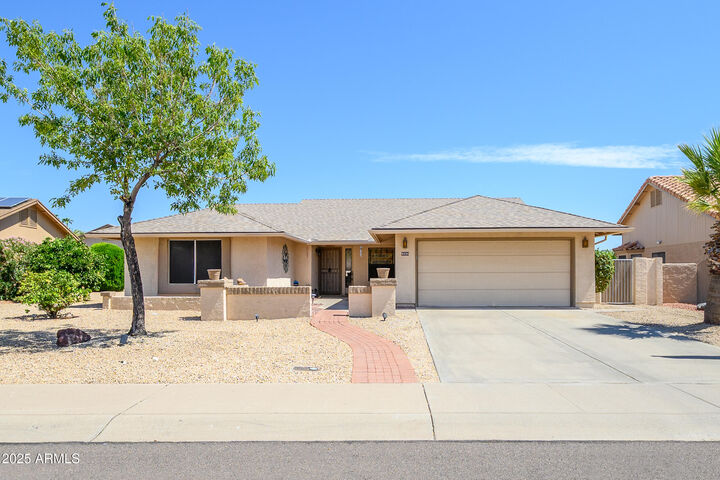 Property Photo: 9238 W Taro Lane AZ 85382