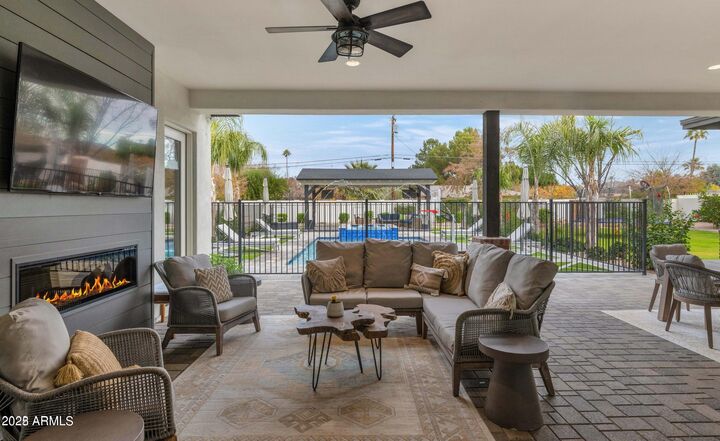 3924 E Roma Avenue  Phoenix AZ 85018 photo