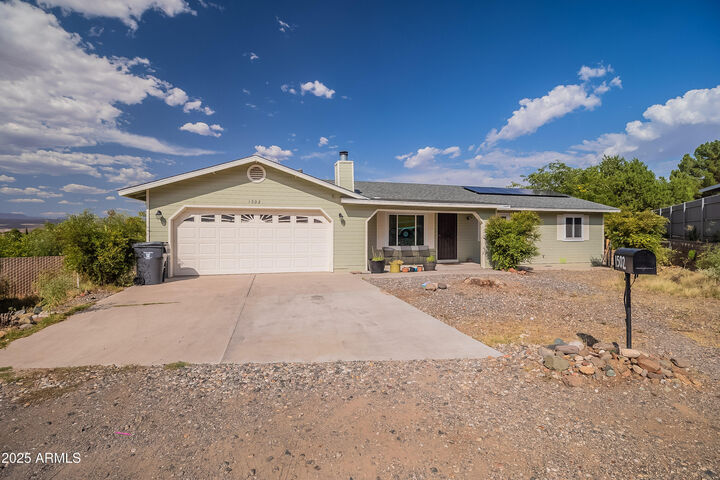 Property Photo: 1502 E Bart Circle AZ 86326