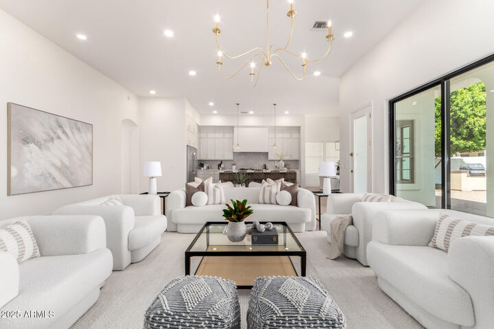 Property Photo: 902 E Coconino Place AZ 85249