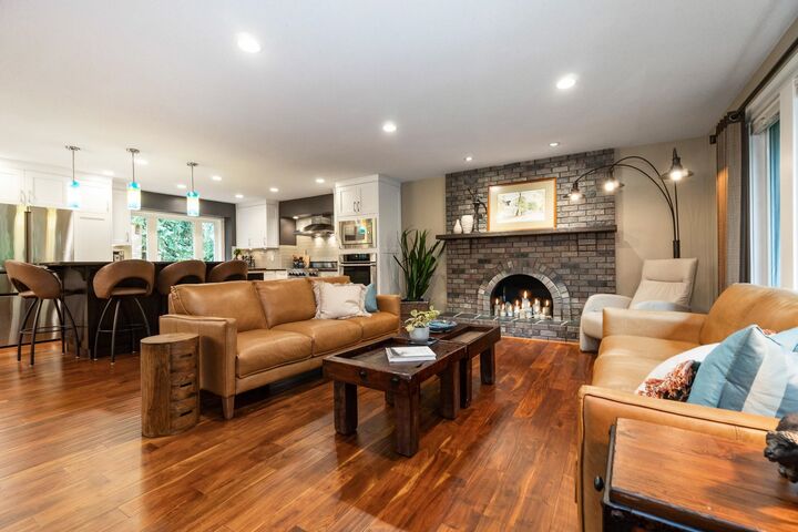 Photo de la propriété:  46046 Lake Drive  BC V2R 2P9 