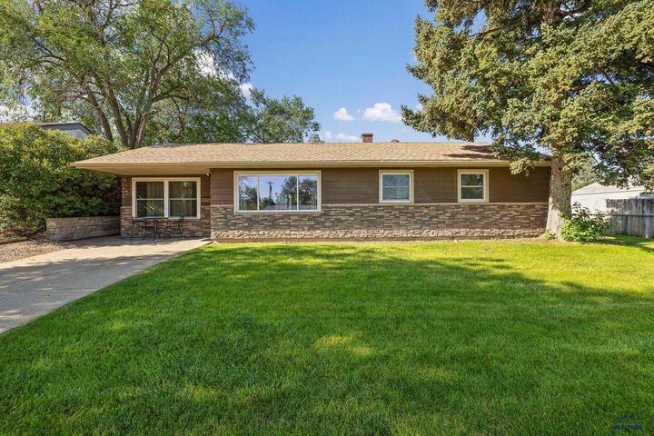 Property Photo: 407 E Indiana SD 57701