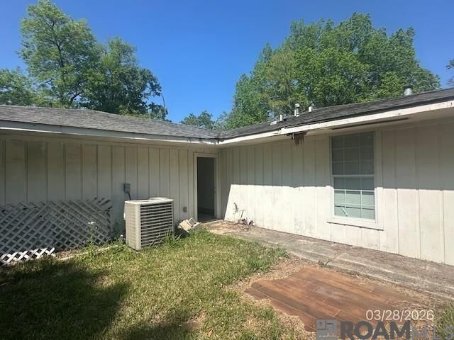 Property Photo:  9680 Ridgewood Dr  LA 70814 